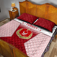 Turkey National Emblem and Cartoon Turkey Bird Quilt Bed Set with Red and White Gradient Design