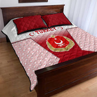 Turkey National Emblem and Cartoon Turkey Bird Quilt Bed Set with Red and White Gradient Design