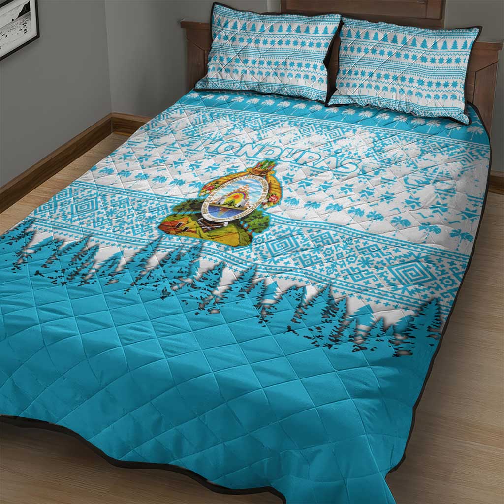 Honduras Christmas Quilt Bed Set with National Emblem Palm Trees and Snowflake Pattern Design - Wonder Print Shop