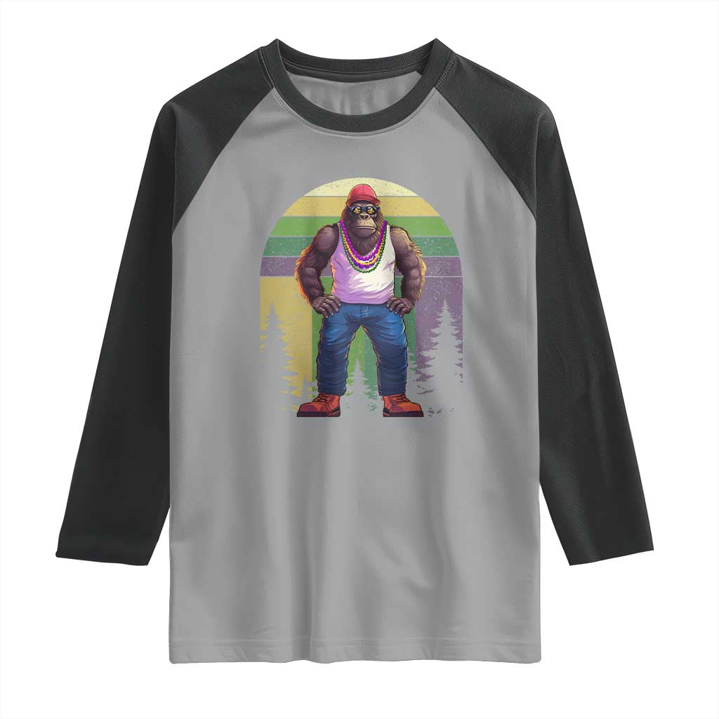 Funny Mardi Gras Bigfoot Sasquatch Funny Fat Tuesday Parade Raglan Shirt