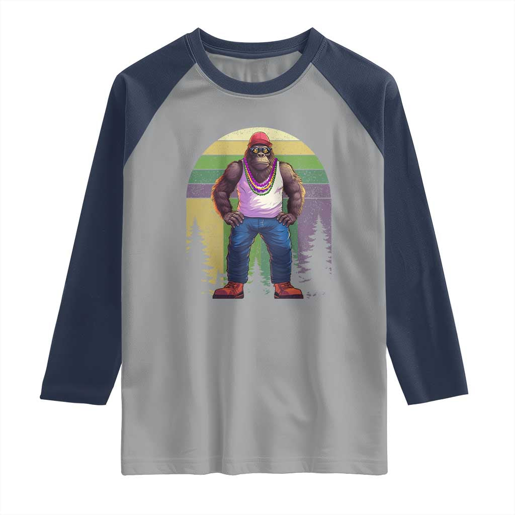 Funny Mardi Gras Bigfoot Sasquatch Funny Fat Tuesday Parade Raglan Shirt