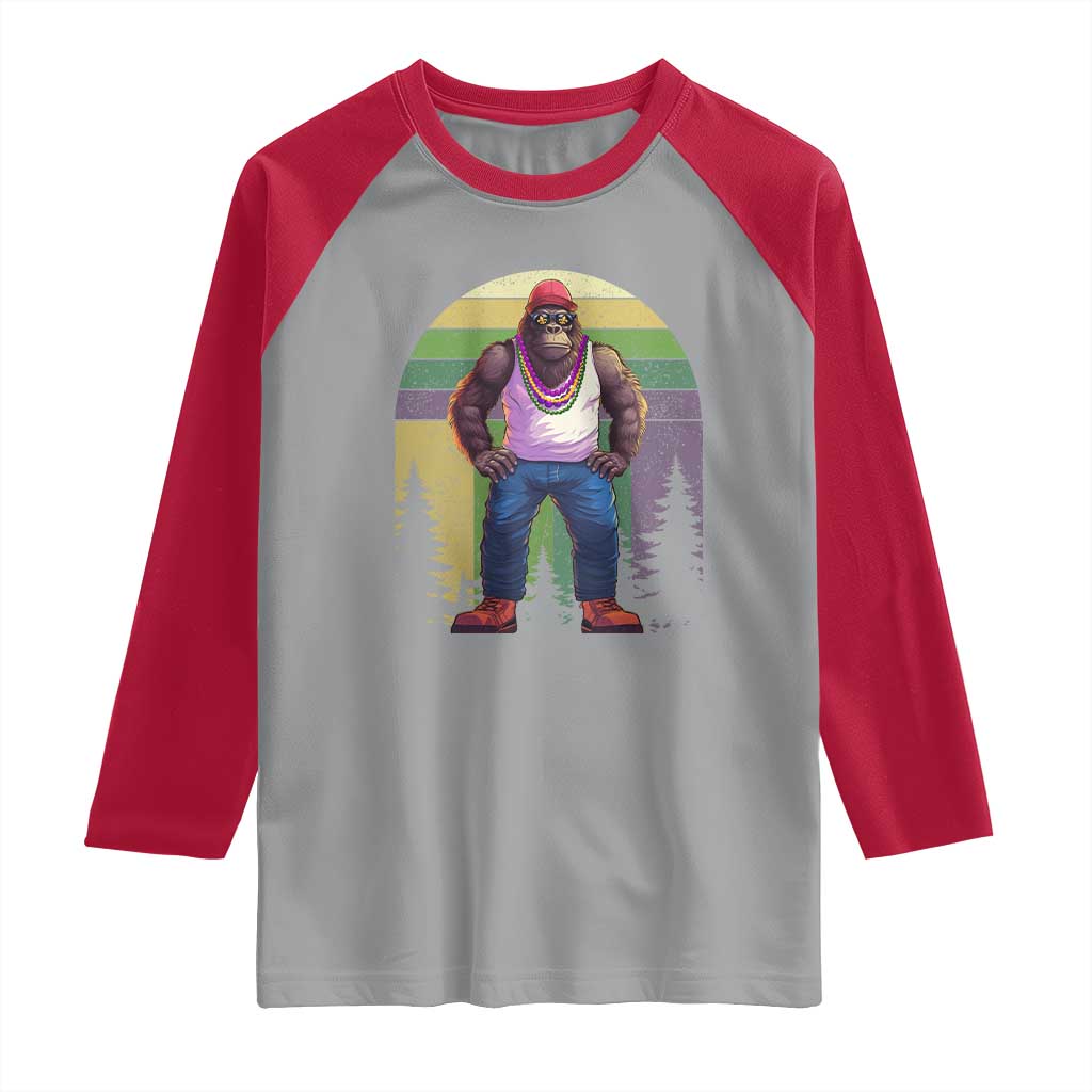 Funny Mardi Gras Bigfoot Sasquatch Funny Fat Tuesday Parade Raglan Shirt