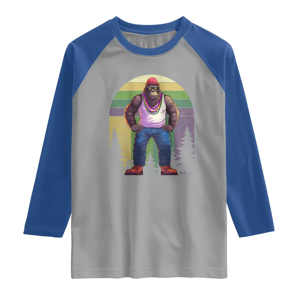 Funny Mardi Gras Bigfoot Sasquatch Funny Fat Tuesday Parade Raglan Shirt