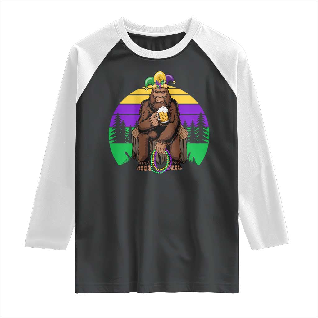 Mardi Gras Bigfoot Sasquatch Funny Beer Lover Raglan Shirt