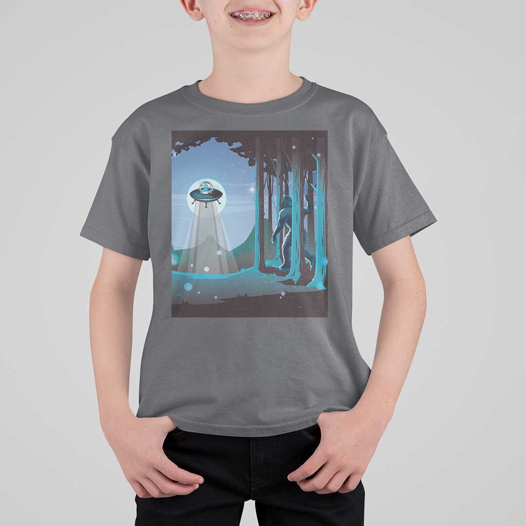 Bigfoot Hiding From Alien UFO Funny Sasquatch T Shirt For Kid