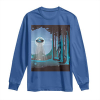 Bigfoot Hiding From Alien UFO Funny Sasquatch Long Sleeve Shirt