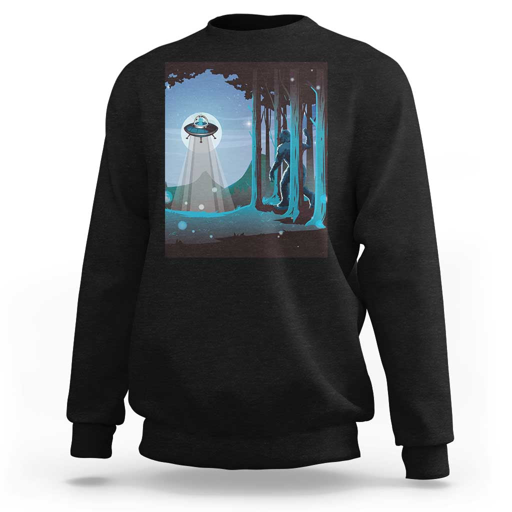 Bigfoot Hiding From Alien UFO Funny Sasquatch Sweatshirt