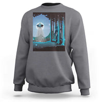 Bigfoot Hiding From Alien UFO Funny Sasquatch Sweatshirt