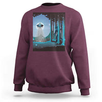 Bigfoot Hiding From Alien UFO Funny Sasquatch Sweatshirt