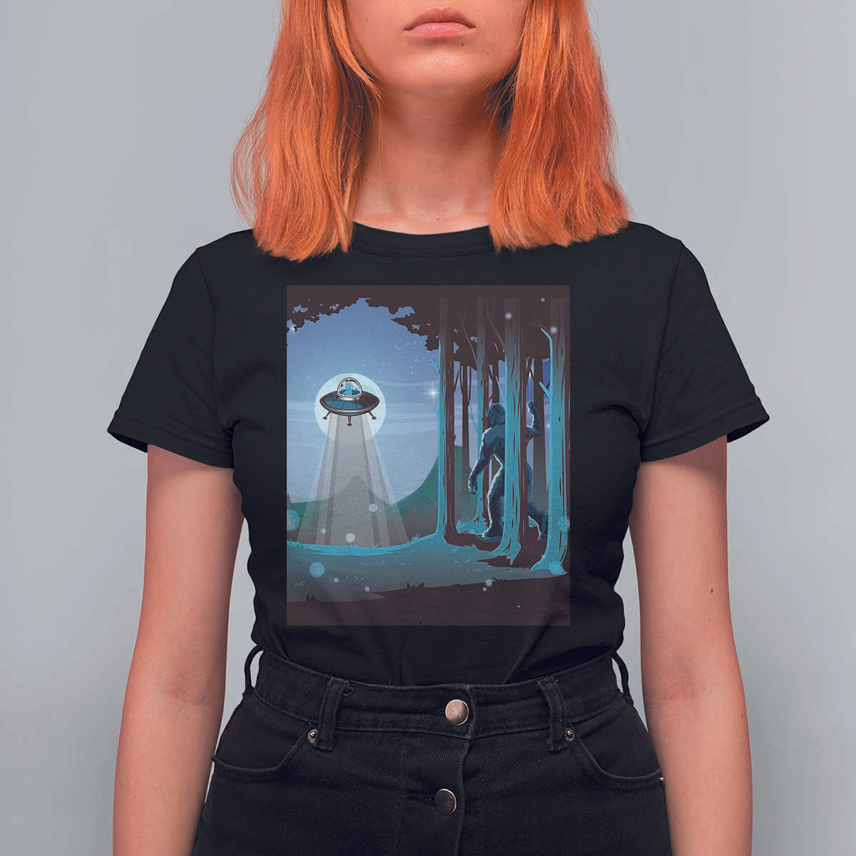 Bigfoot Hiding From Alien UFO Funny Sasquatch T Shirt For Women