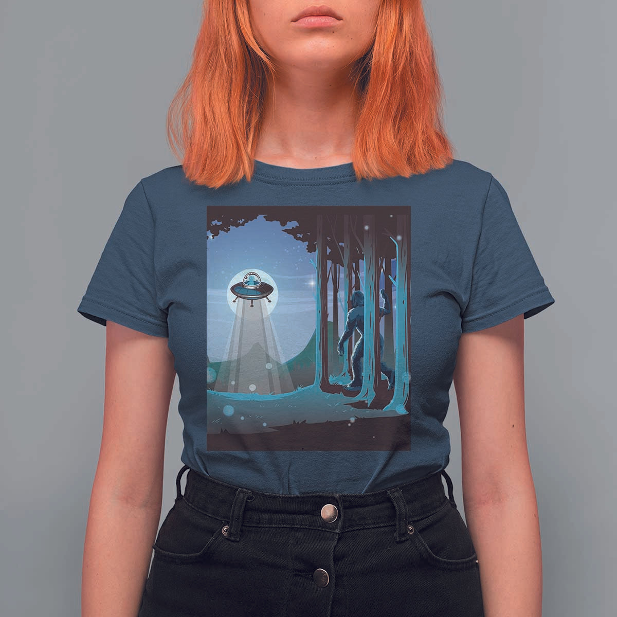 Bigfoot Hiding From Alien UFO Funny Sasquatch T Shirt For Women