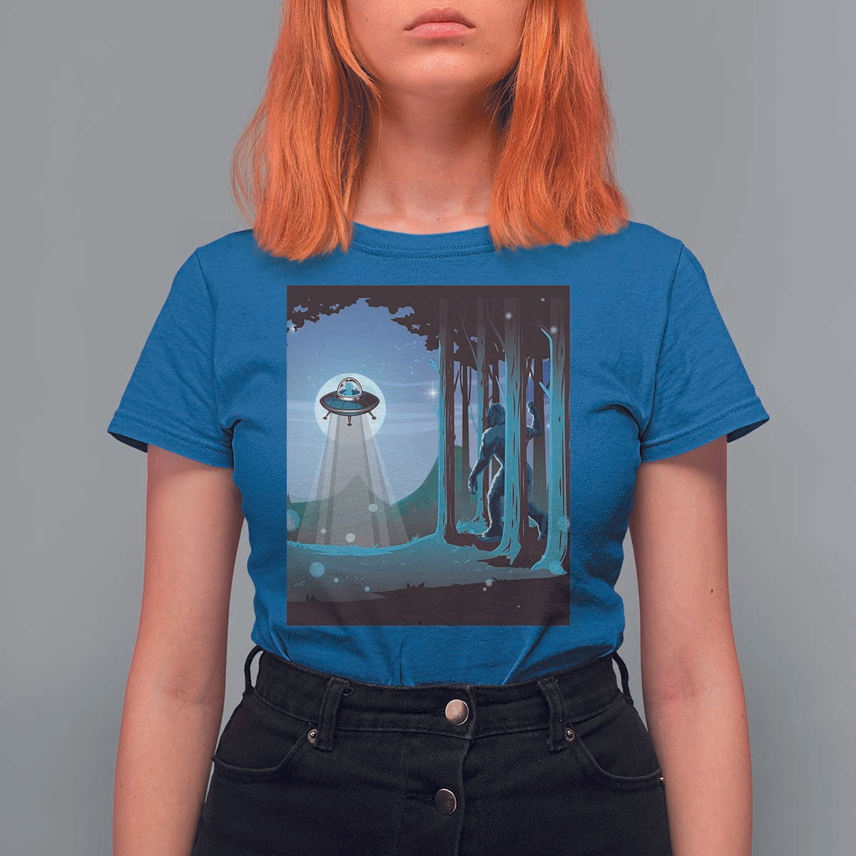 Bigfoot Hiding From Alien UFO Funny Sasquatch T Shirt For Women