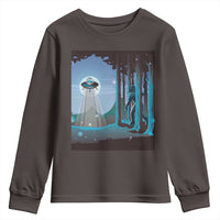 Bigfoot Hiding From Alien UFO Funny Sasquatch Youth Sweatshirt