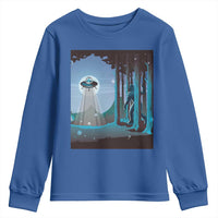 Bigfoot Hiding From Alien UFO Funny Sasquatch Youth Sweatshirt