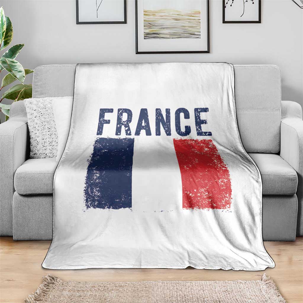 Vintage France Flag Distressed French Pride Patriotic Soccer Fan Graphic Throw Blanket
