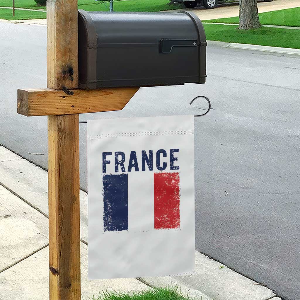 Vintage France Flag Distressed French Pride Patriotic Soccer Fan Graphic Garden Flag