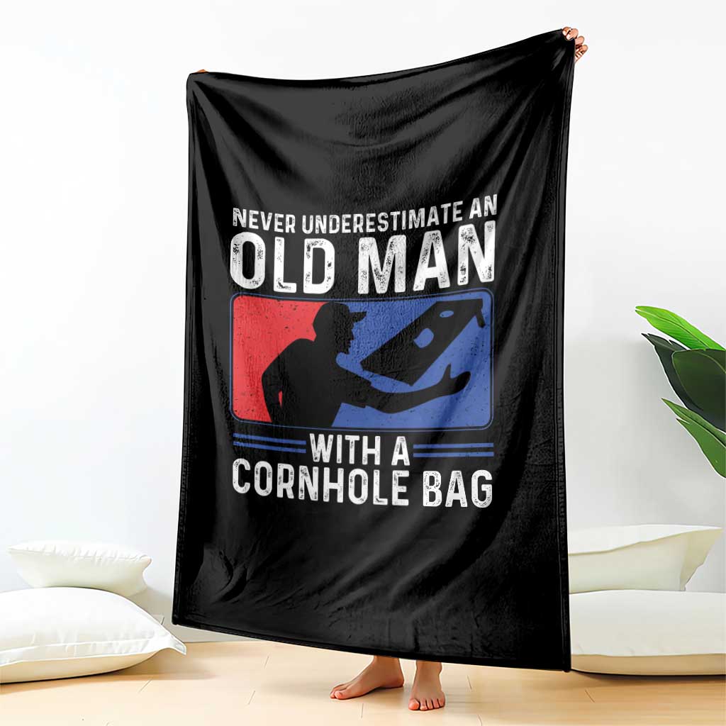 Funny Cornhole Player Throw Blanket Never Underestimate An Old Man With A Cornhole Bag
