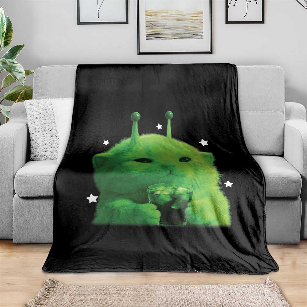 Funny Alien Cat Meme Throw Blanket Funny Kitten 90s Retro Vintage Graphic Weird Cats Y2k - Wonder Print Shop