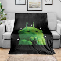 Funny Alien Cat Meme Throw Blanket Funny Kitten 90s Retro Vintage Graphic Weird Cats Y2k - Wonder Print Shop