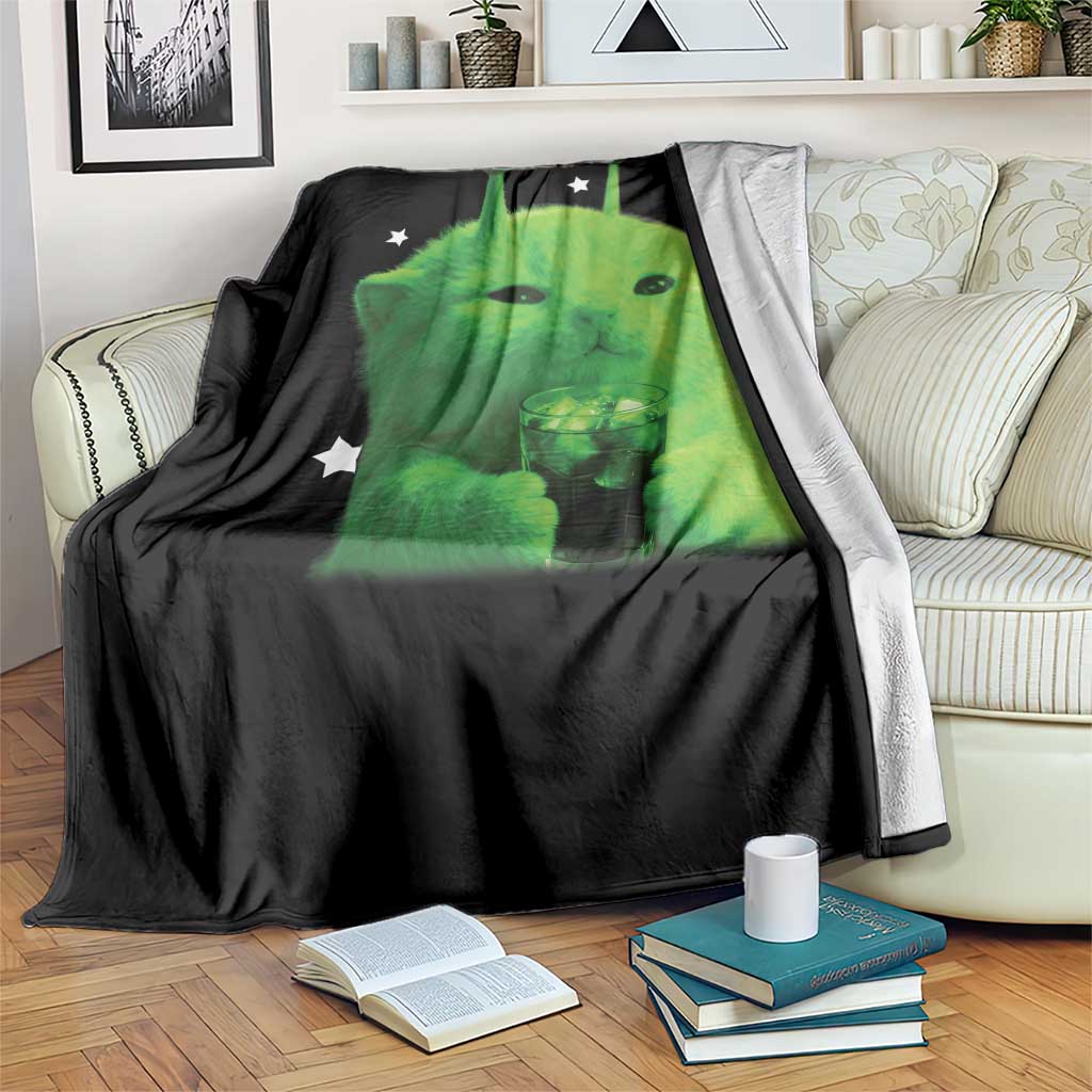 Funny Alien Cat Meme Throw Blanket Funny Kitten 90s Retro Vintage Graphic Weird Cats Y2k - Wonder Print Shop