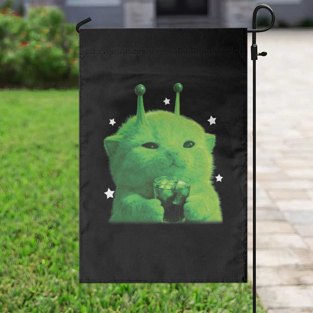 Funny Alien Cat Meme Garden Flag Funny Kitten 90s Retro Vintage Graphic Weird Cats Y2k - Wonder Print Shop