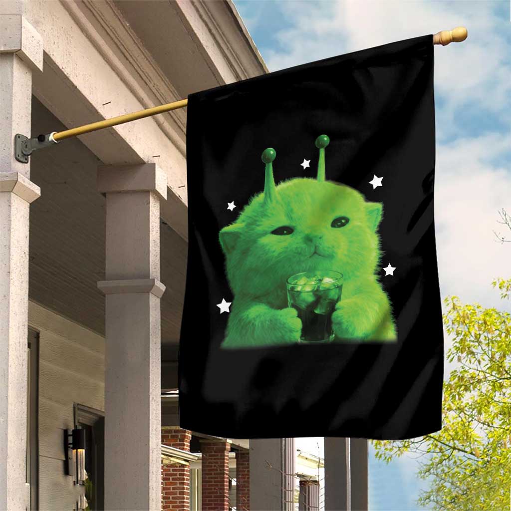 Funny Alien Cat Meme Garden Flag Funny Kitten 90s Retro Vintage Graphic Weird Cats Y2k - Wonder Print Shop