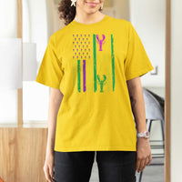 Funny Mardi Gras Crawfish T Shirt For Women Whos Your Crawdaddy USA American Flag Carnival