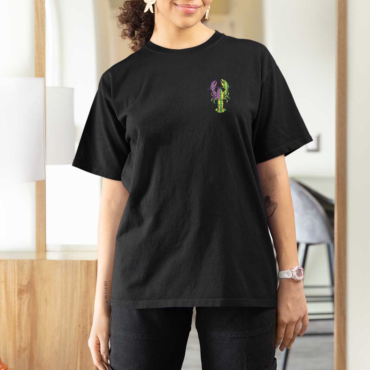 Carnival Mardi Gras USA American Flag Crawfish Pocket T Shirt For Women
