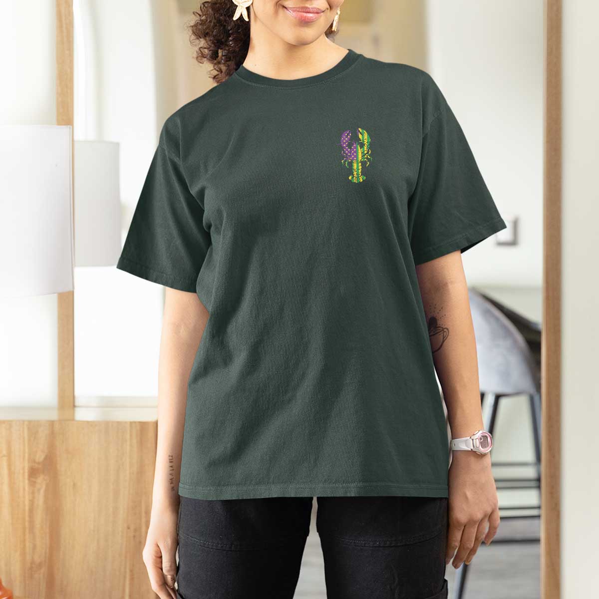 Carnival Mardi Gras USA American Flag Crawfish Pocket T Shirt For Women