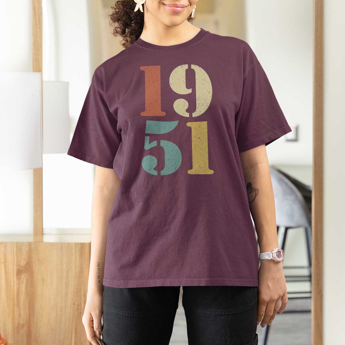 75th Birthday T Shirt For Women Classic Retro 1951 70 Year Old Gifts