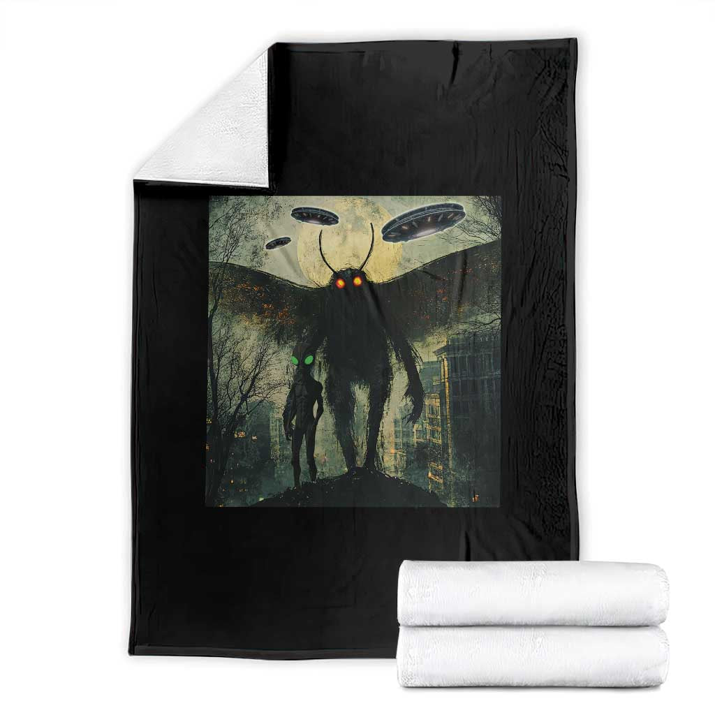 Mothman Aliens Throw Blanket Funny Cryptid Alien UFO - Wonder Print Shop