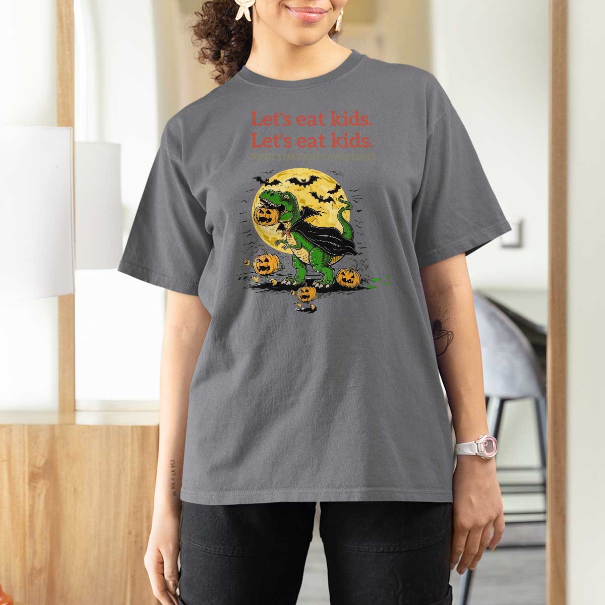 Grammar English Teacher T Shirt For Women Funny Halloween Dinosaurs Pumpkin Punctuation Saves Lives