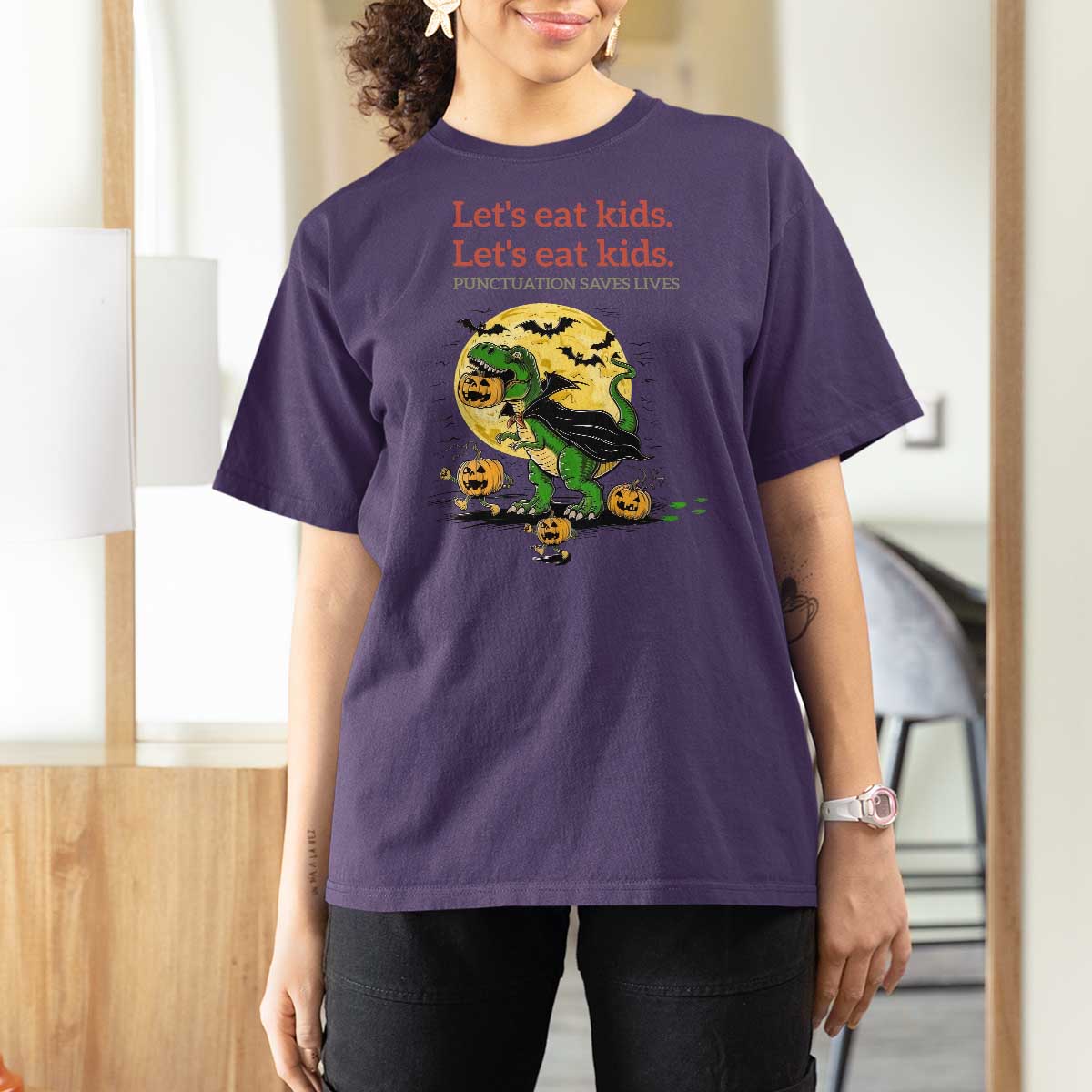 Grammar English Teacher T Shirt For Women Funny Halloween Dinosaurs Pumpkin Punctuation Saves Lives