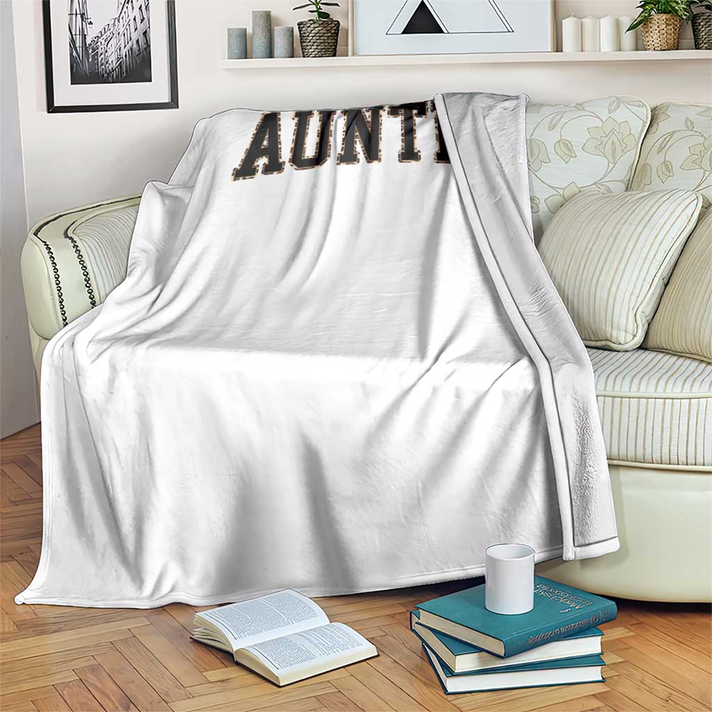 Auntie Throw Blanket Retro Varsity New Aunt Letter Print
