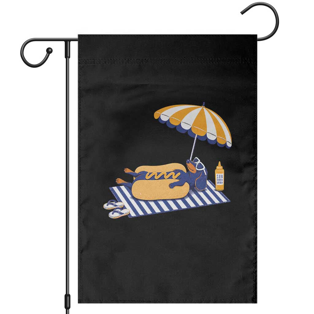 Funny Sausage Dog Garden Flag Retro Summer Hot Dog Graphic Dachshund Dog Lover Gift