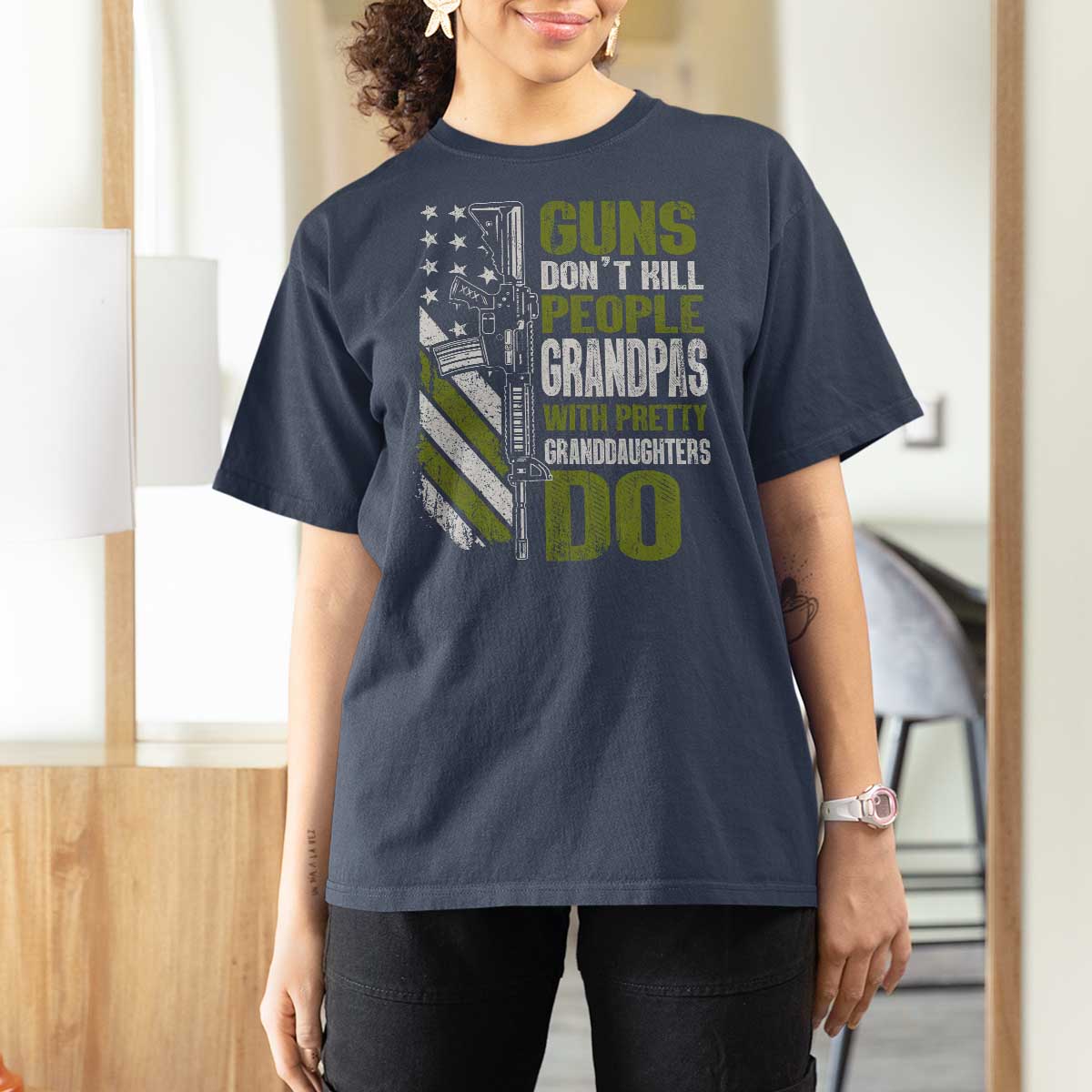 Funny Grandpa T Shirt For Women Guns Dont Kill People Grandpas With Pretty Granddaughters Do US Flag