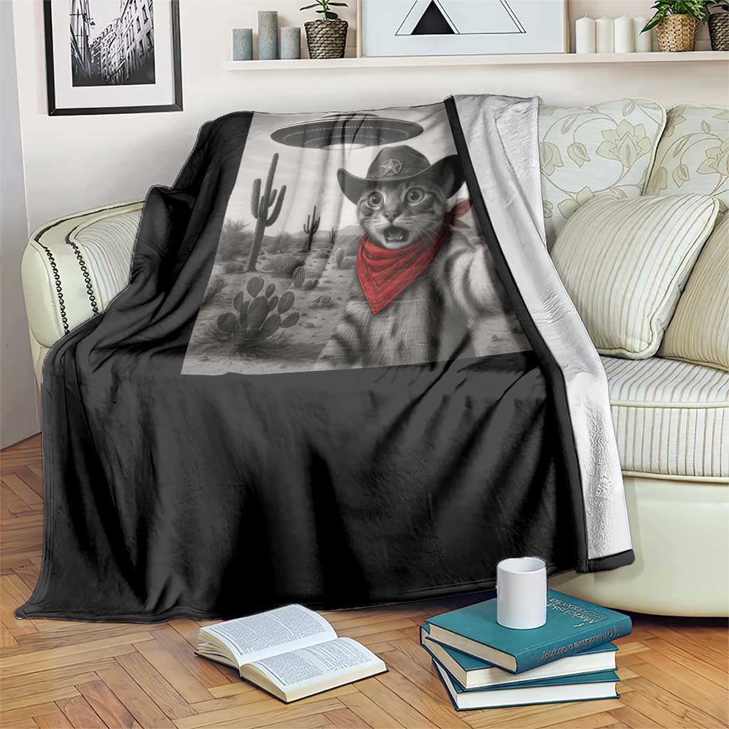 Vintage UFO Cowboy Cat Throw Blanket Retro 90s Western Rodeo Kitten Cat Selfie With Alien UFO - Wonder Print Shop