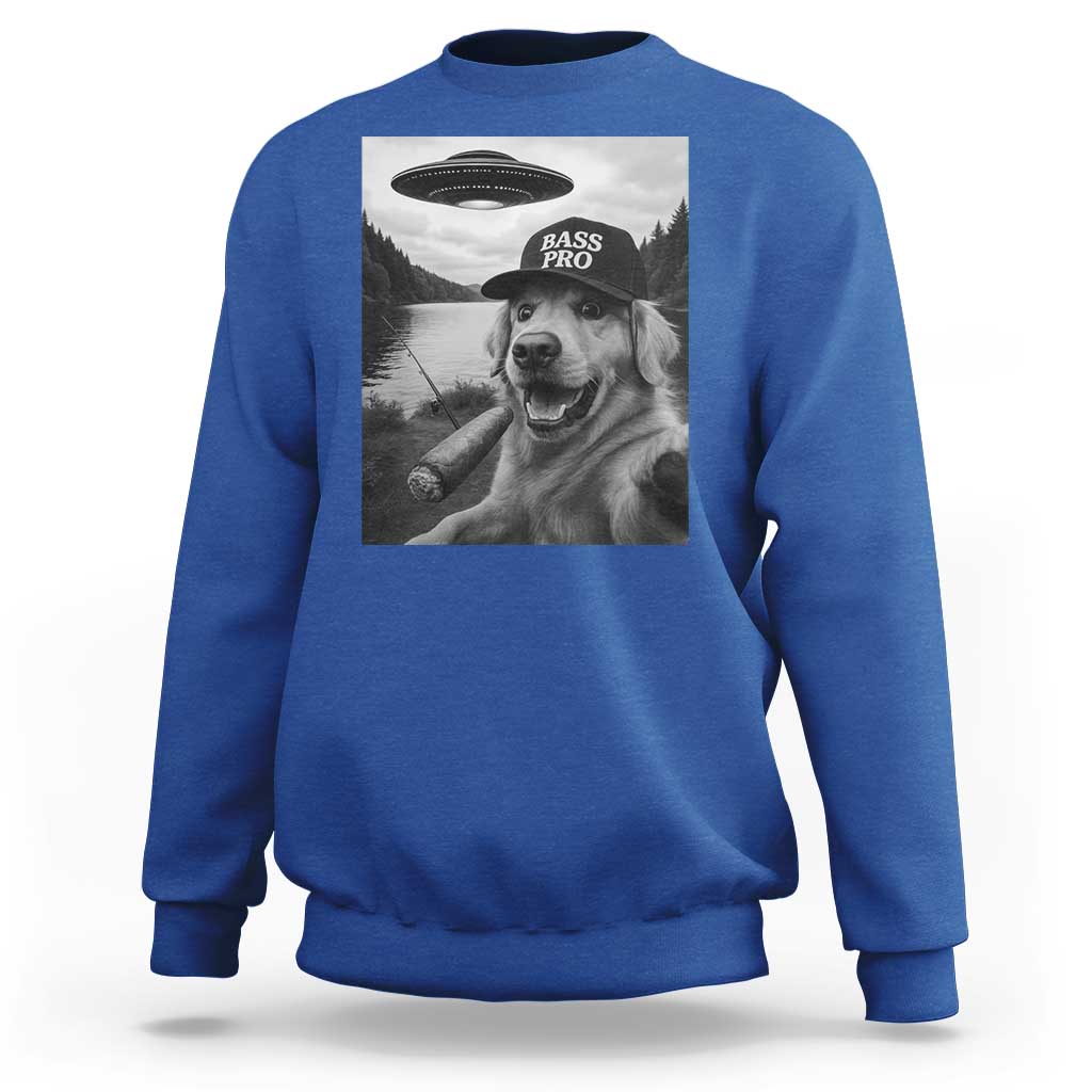Dog Selfie With Alien UFO Sweatshirt Funny Fishing Golden Retriever Smoking Dog Lover - Wonder Print Shop