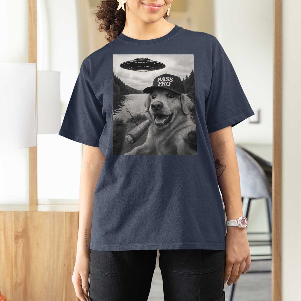 Dog Selfie With Alien UFO T Shirt For Women Funny Fishing Golden Retriever Smoking Dog Lover - Wonder Print Shop