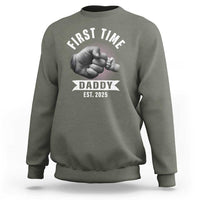 Girl Dad Est. 2025 Sweatshirt Fist Time Daddy To Be