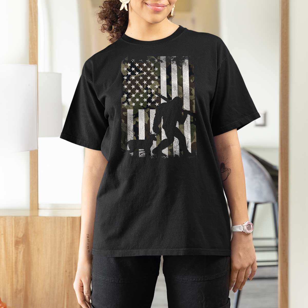 Bigfoot Deer Hunting T Shirt For Women Camo US Flag Deer Elk Buck Hunting Hunter Dad
