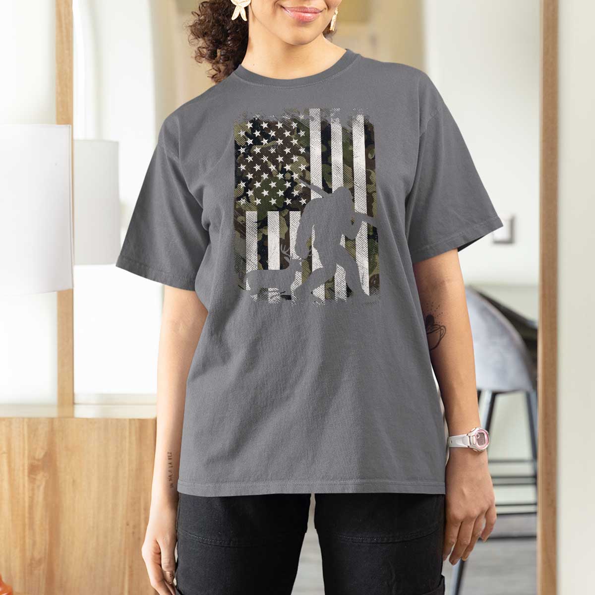Bigfoot Deer Hunting T Shirt For Women Camo US Flag Deer Elk Buck Hunting Hunter Dad