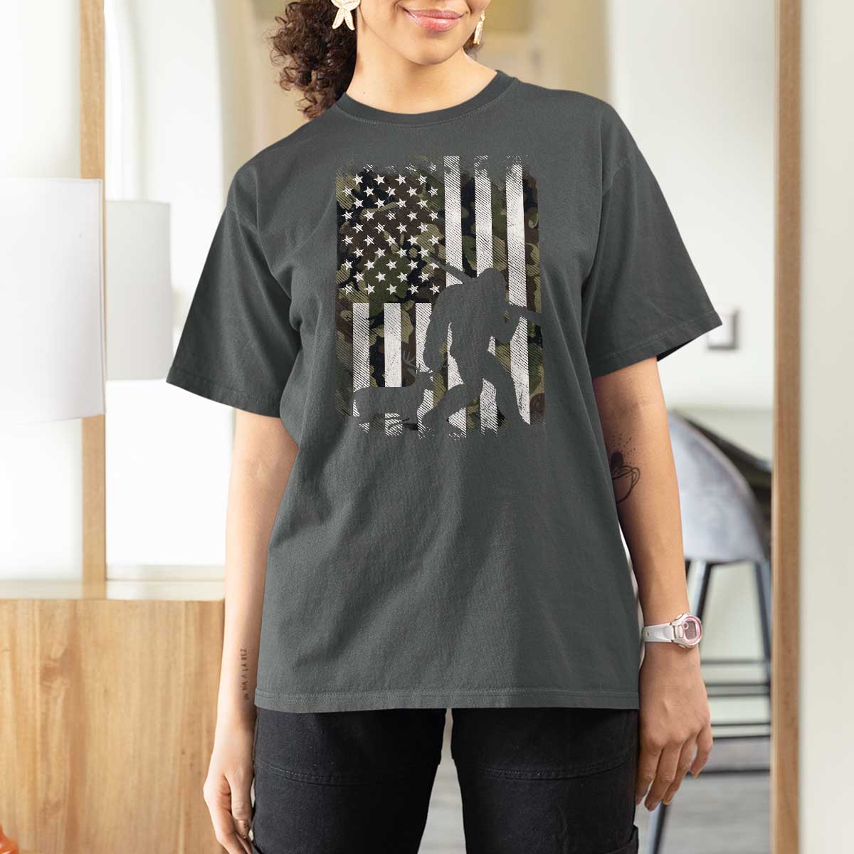 Bigfoot Deer Hunting T Shirt For Women Camo US Flag Deer Elk Buck Hunting Hunter Dad