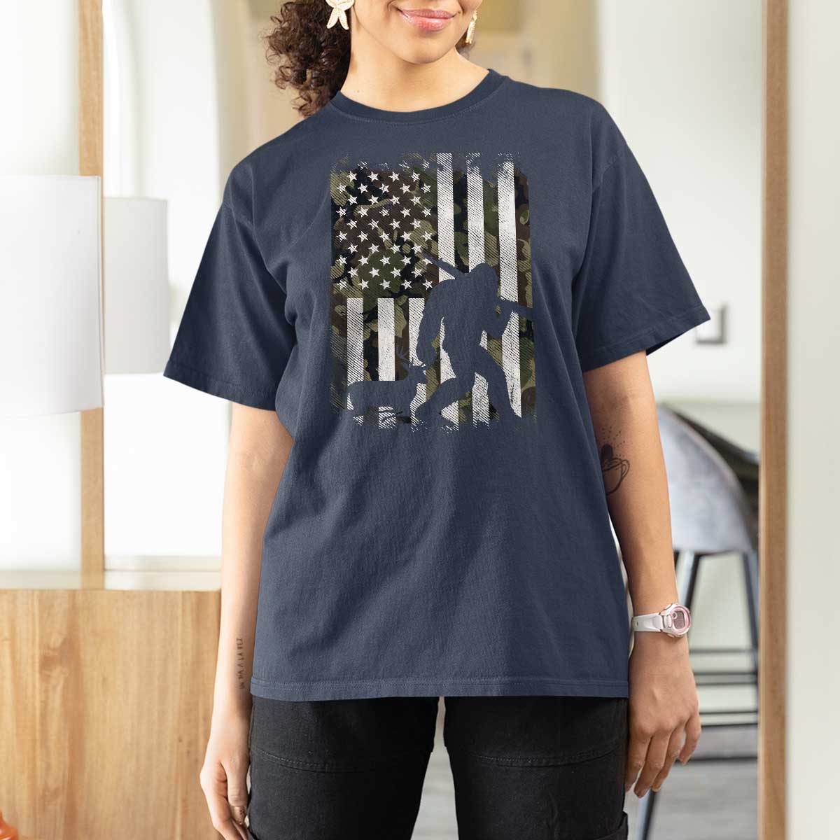 Bigfoot Deer Hunting T Shirt For Women Camo US Flag Deer Elk Buck Hunting Hunter Dad