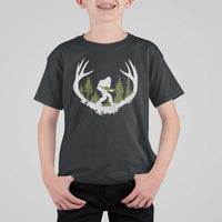 Bigfoot Gun Owner T Shirt For Kid Retro Deer Hunting Sasquatch Hunter Dad
