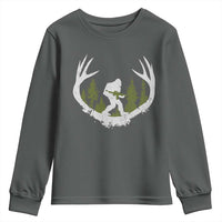 Bigfoot Gun Owner Youth Sweatshirt Retro Deer Hunting Sasquatch Hunter Dad