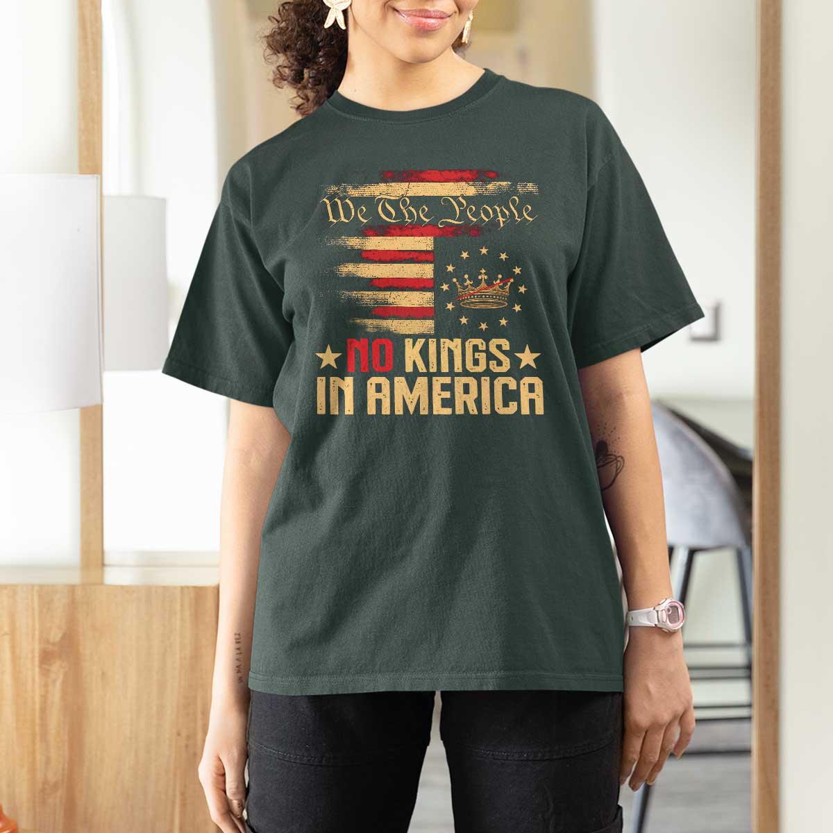 No Kings in America T Shirt For Women Vintage Old American Flag Patriotic 1776 We The People TS10