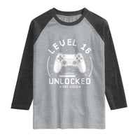 Level 16 Unlocked Video Gamer 16th Birthday Gift Raglan Shirt Vintage 2010 16 Year Old Gift