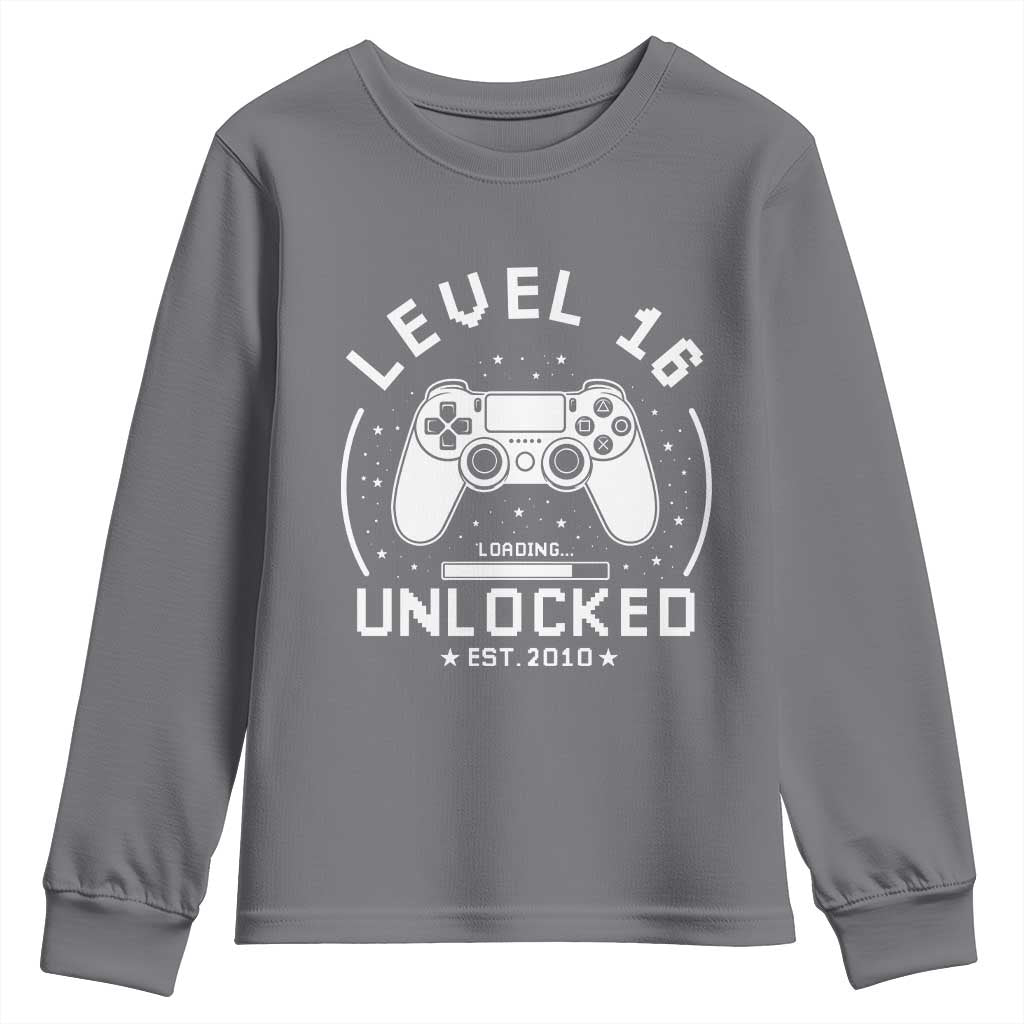 Level 16 Unlocked Video Gamer 16th Birthday Gift Youth Sweatshirt Vintage 2010 16 Year Old Gift