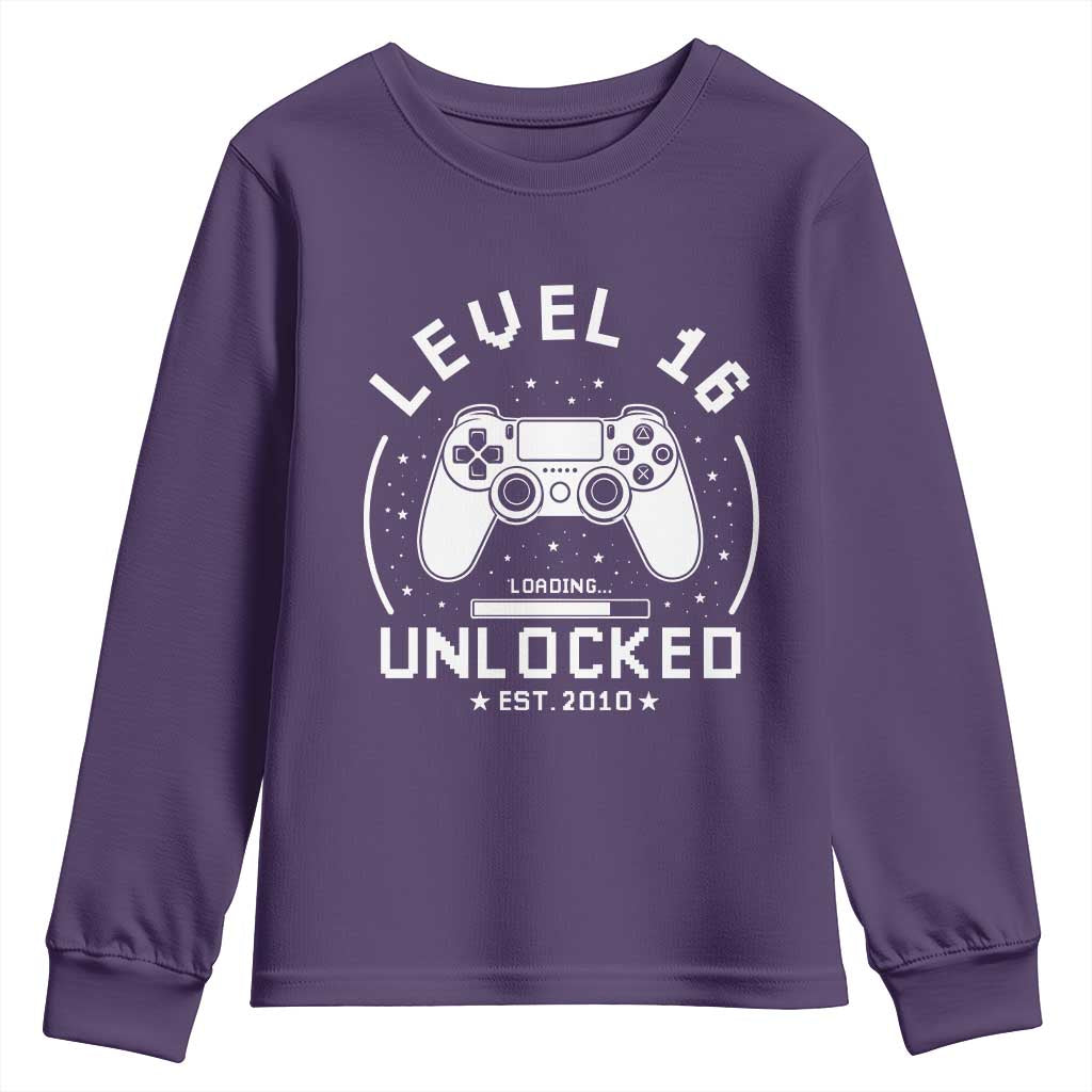 Level 16 Unlocked Video Gamer 16th Birthday Gift Youth Sweatshirt Vintage 2010 16 Year Old Gift